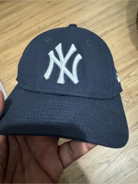 New York Yankees Youth Navy Baseball Cap with White Logo